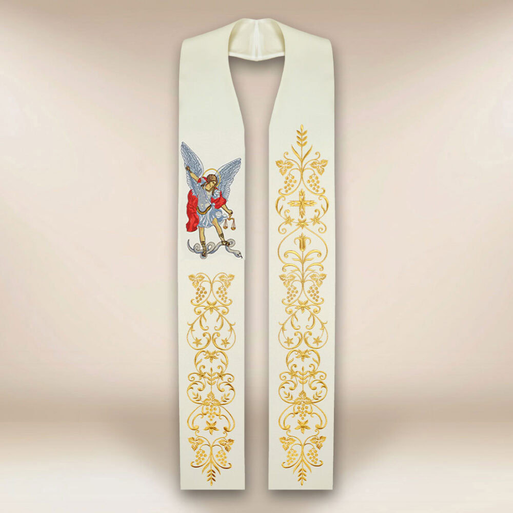 Estola bordada con la imagen de San Miguel Arcángel