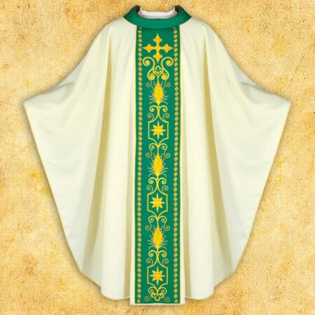 Casulla ecru con pasillo verde bordado