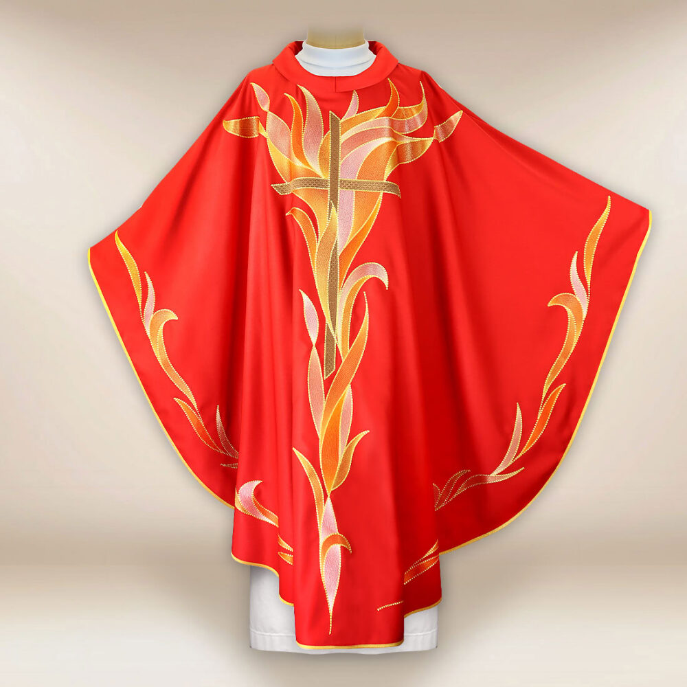 Casulla litúrgica bordada cruz roja