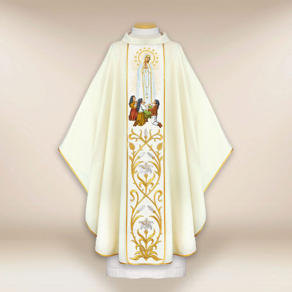 Casulla con imagen bordada Madre de Dios de Fátima