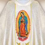 Casulla bordada Madre de Dios de Guadalupe