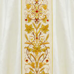 Casulla bordada ecru jacquard