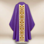 Casulla bordada de jacquard morado