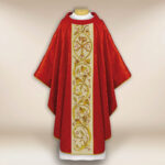 Casulla bordada con PX Christum