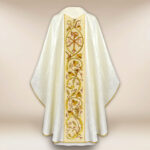 Casulla bordada con PX Christum