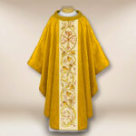 Casulla bordada con PX Christum