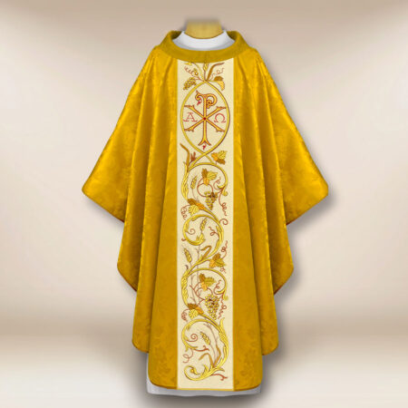 Casulla bordada con PX Christum