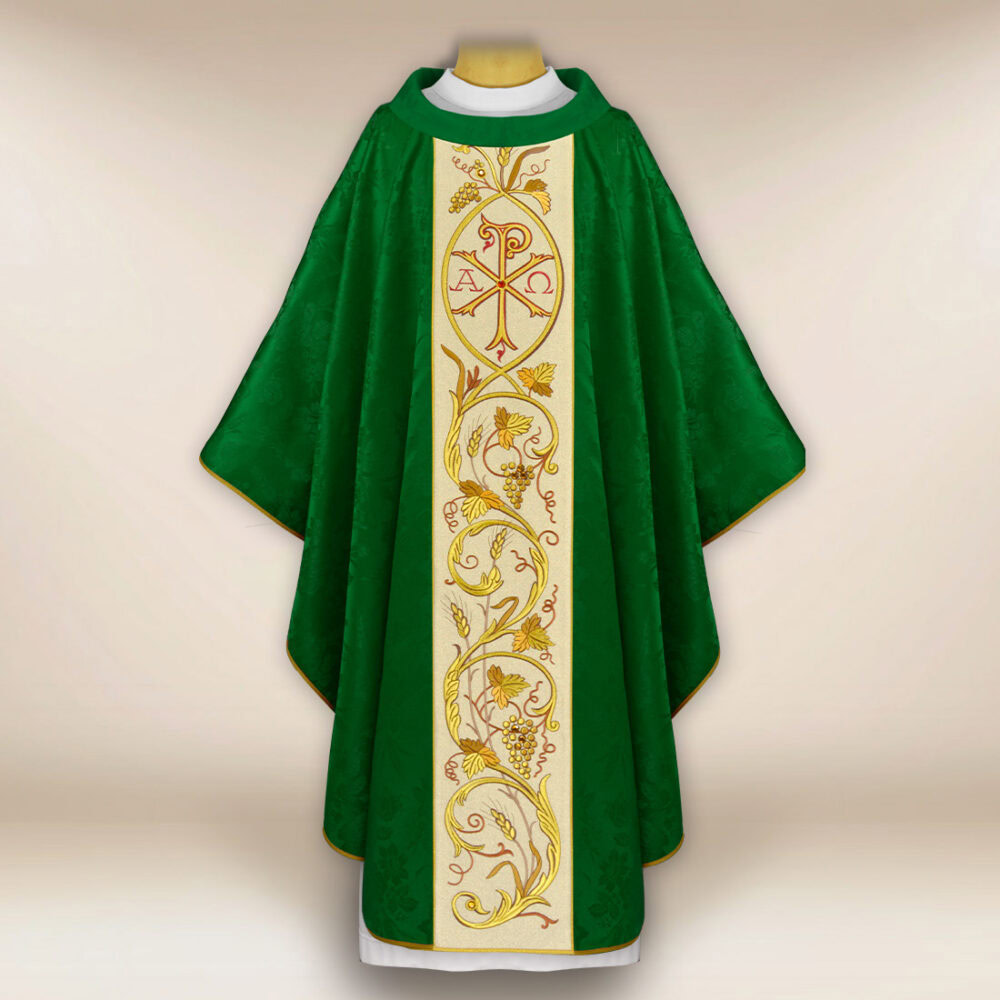 Casulla bordada con PX Christum