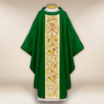 Casulla bordada con PX Christum