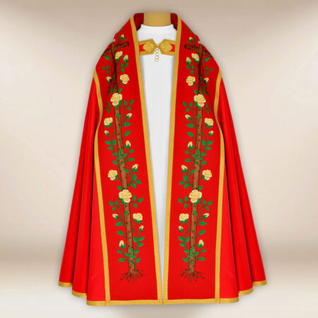 Capa pluvial romana bordada en color rojo "Jesús en la Cruz"