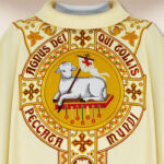 Casulla litúrgica bordada Cordero de Dios