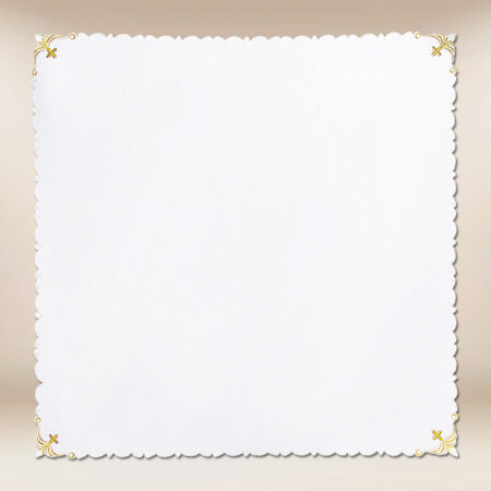 Cubierta bordada de dimensiones 95cm × 95cm