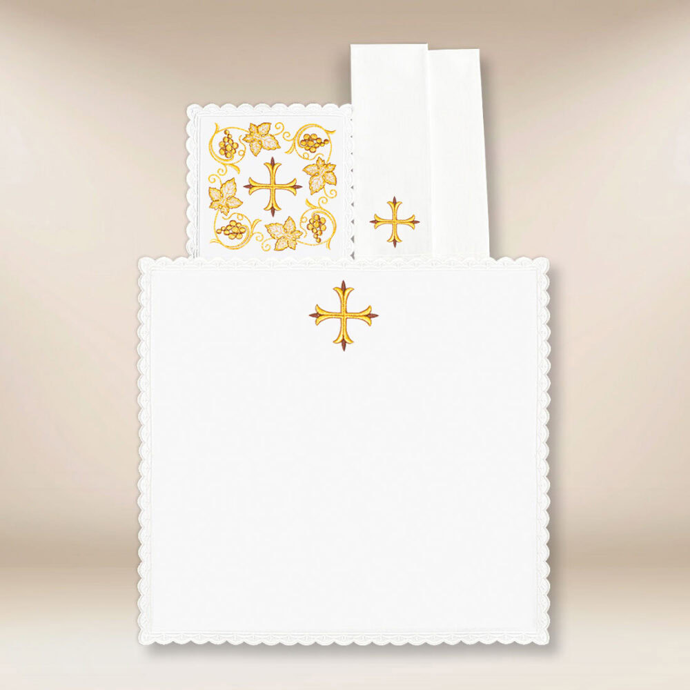 Ropa de altar para el cáliz bordada con cruz