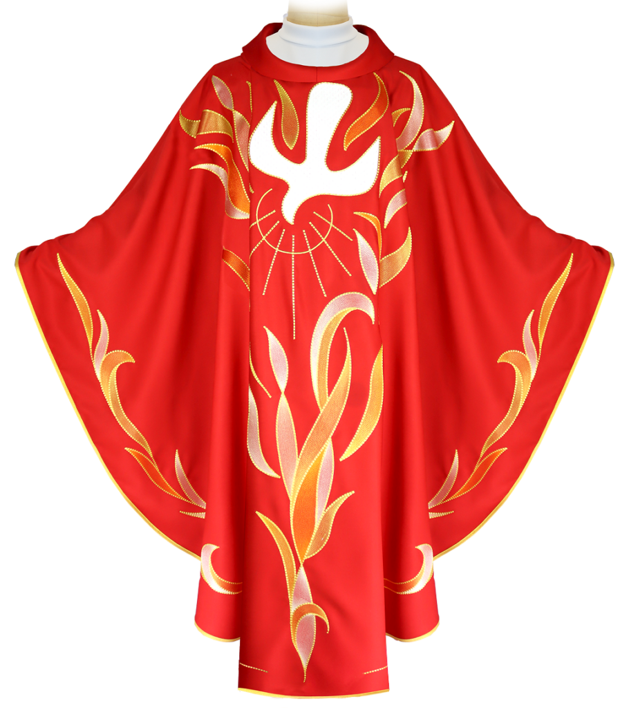 Casulla sacerdotal bordada con motivos de llamas y cruz