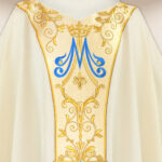 Casula con orphrey bordado Madonna di Fatima