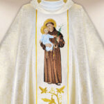 Casulla bordada San Antonio