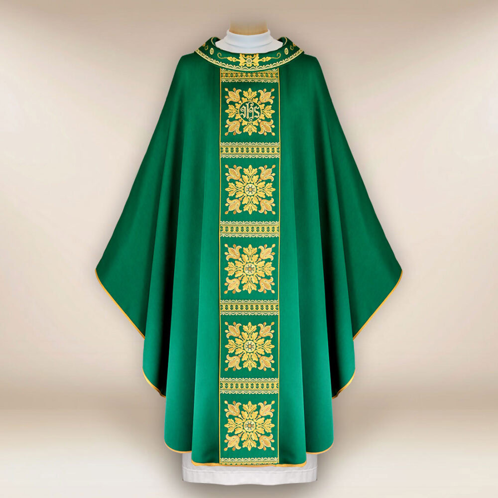 Casulla litúrgica bordada verde