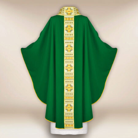 Casulla bordada verde