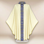 Casulla litúrgica mariana en color ecru