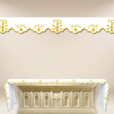 Mantel con delicado bordado dorado