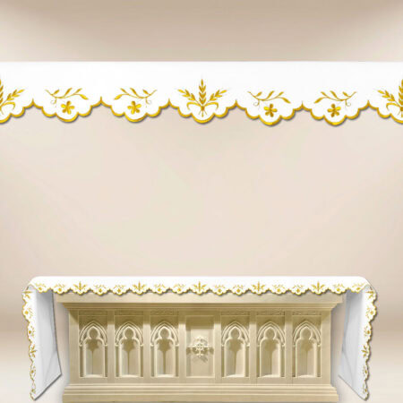 Mantel con delicado bordado dorado