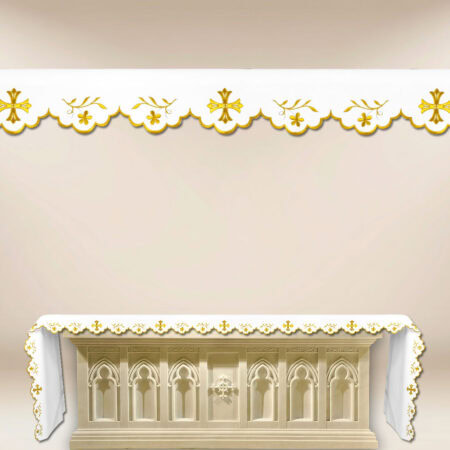 Mantel con delicado bordado dorado