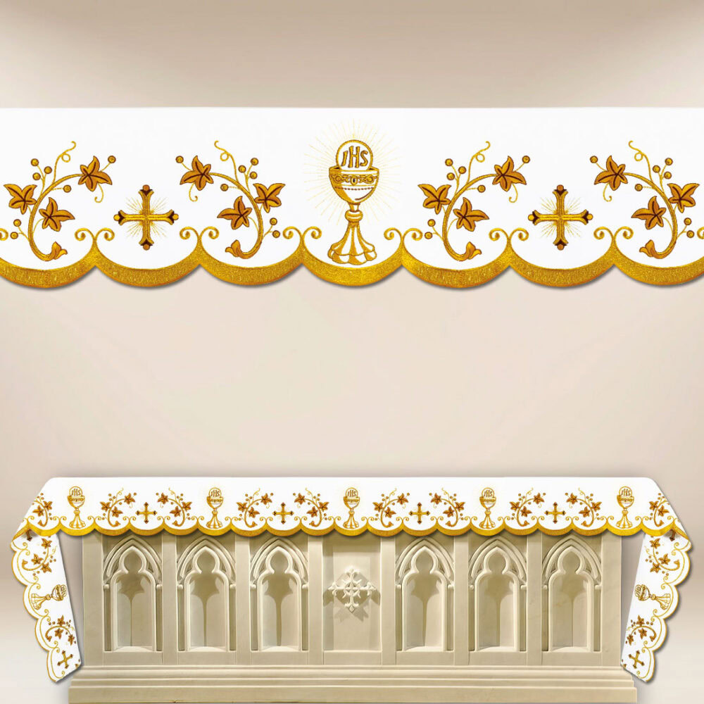Mantel bordado con hermoso bordado dorado del cáliz