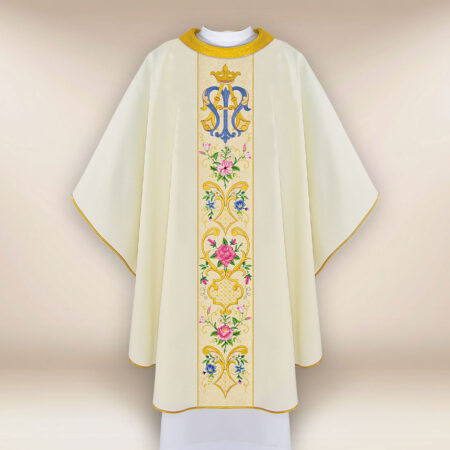 Elegante casulla litúrgica bordada con motivo mariano