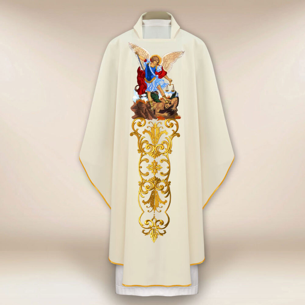 Casulla litúrgica San Miguel Arcángel bordada