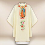 Casulla bordada litúrgica ecru Virgen María de Guadalupe