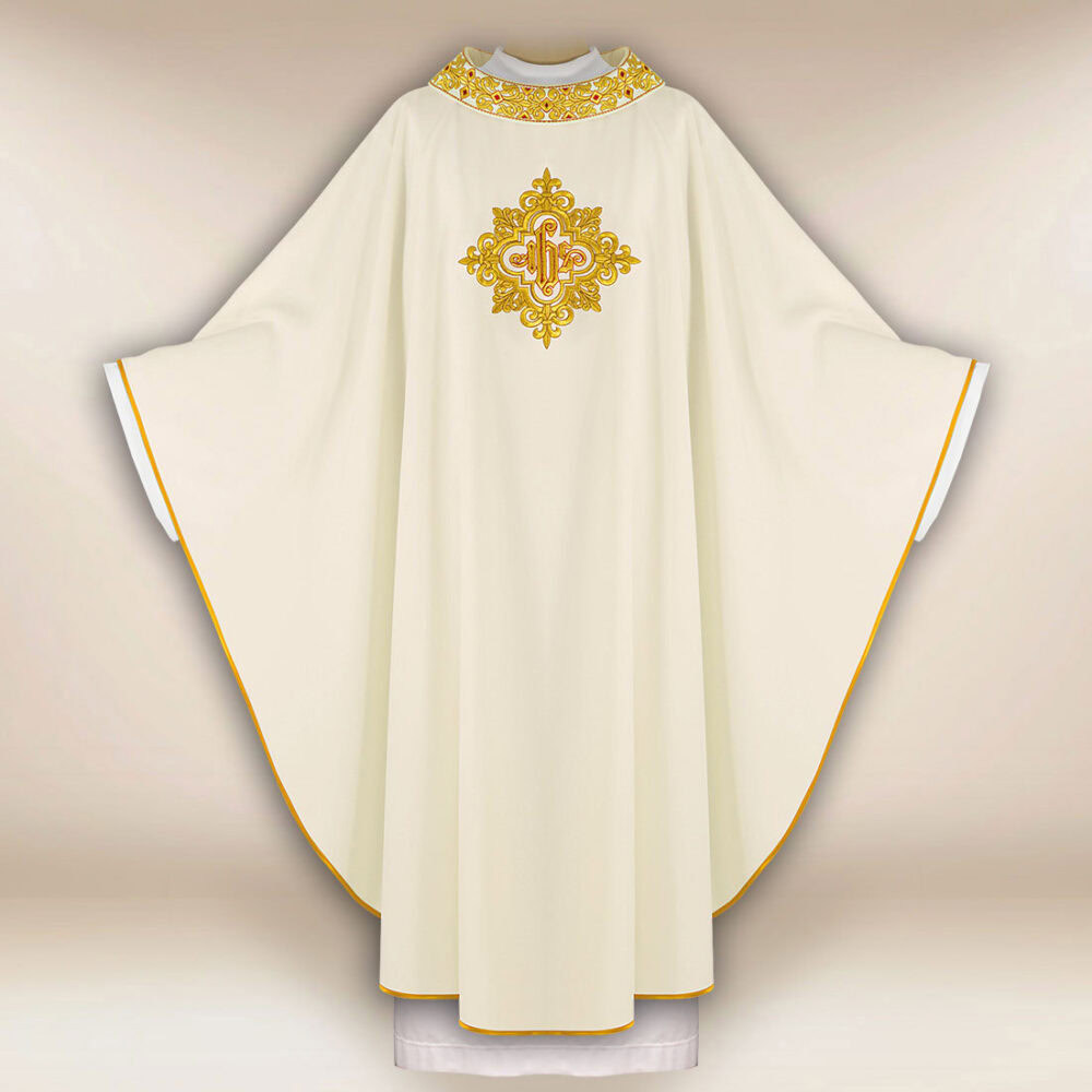 Casulla bordada con IHS ecru