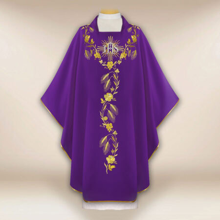 Casulla bordada IHS morada