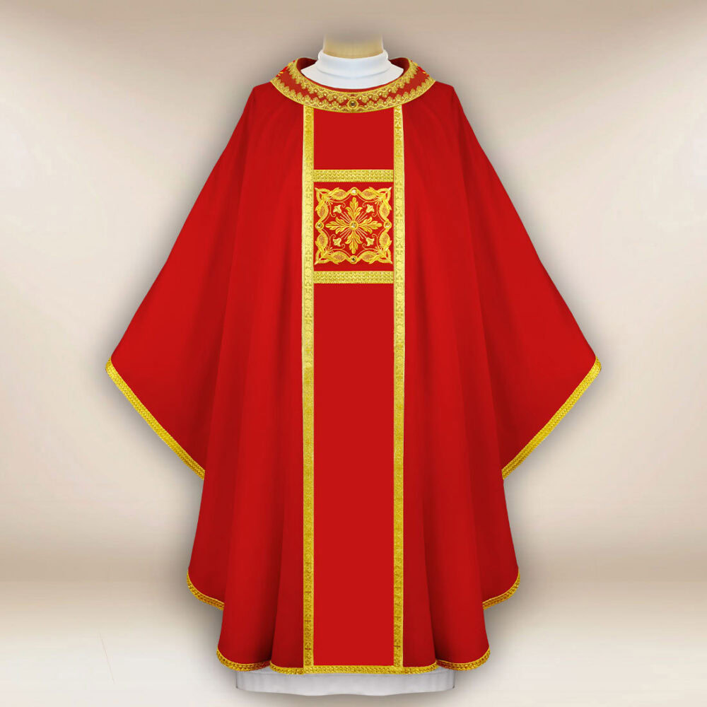Elegante casulla bordada roja