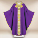 Casulla bordada morado