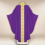 Casulla bordada morado
