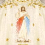 Casulla bordada litúrgica Jesús Misericordioso