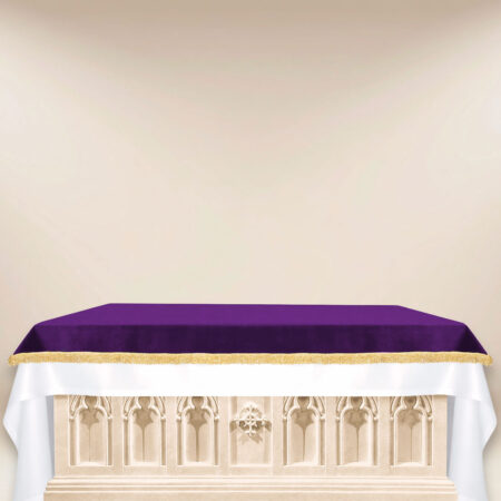 Cubierta de altar de terciopelo púrpura