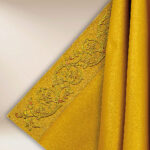 Capa bordada con IHS dorado