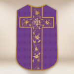 Casulla romana réplica morada IHS