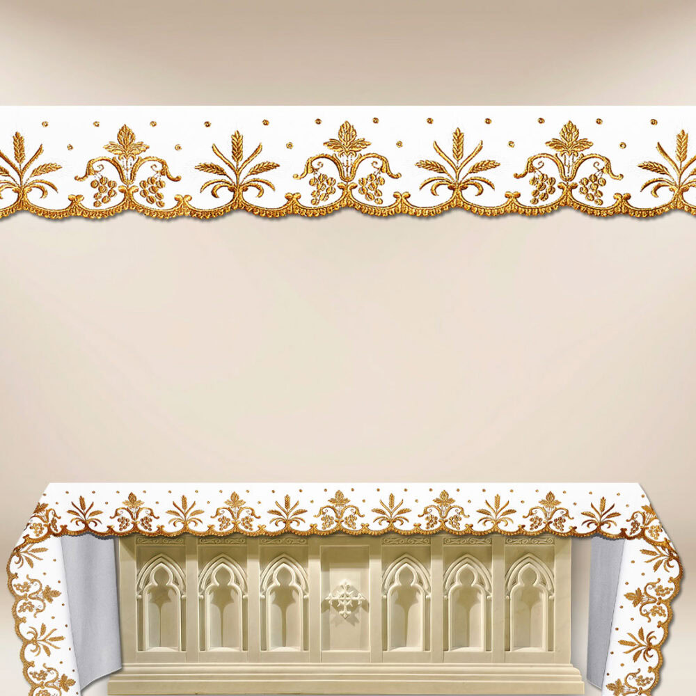 Mantel bordado ricamente para la iglesia