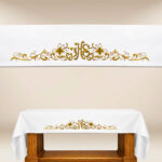 Mantel de altar bordado IHS