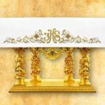 Mantel de altar bordado IHS