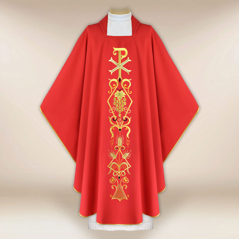 Casulla litúrgica con motivo PX en rojo