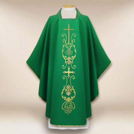 Ornat liturgiczny z motywem krzyża
